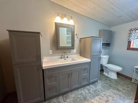 Bath - e9574 Prospect Street, Munising, MI 49862 photo 3 of 4