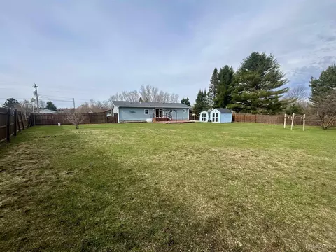 Exterior - e9574 Prospect Street, Munising, MI 49862 photo 5 of 8