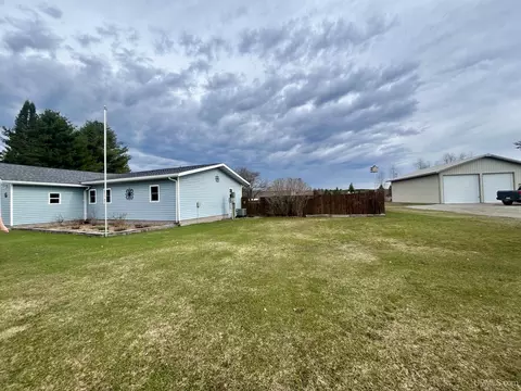Exterior - e9574 Prospect Street, Munising, MI 49862 photo 8 of 8