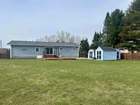 Exterior - e9574 Prospect Street, Munising, MI 49862 photo 4 of 8