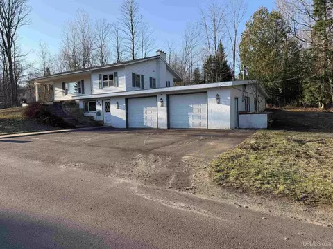 705 W Baraga, Houghton, MI 49931