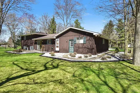Exterior - 12821 S Basell, Hemlock, MI 48626 photo 3 of 6