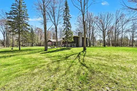 Exterior - 12821 S Basell, Hemlock, MI 48626 photo 4 of 6