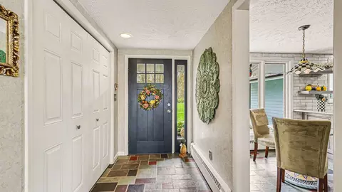 Entry Way - 1607 E Putnam, Midland, MI 48640 photo 1 of 4