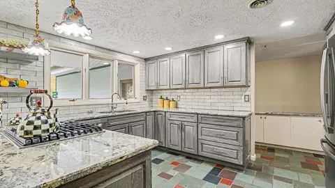 Kitchen - 1607 E Putnam, Midland, MI 48640 photo 3 of 4