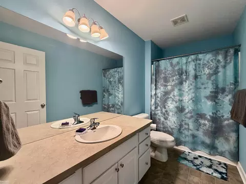 Bath - 2206 Kildare, Davison, MI 48423 photo 5 of 6