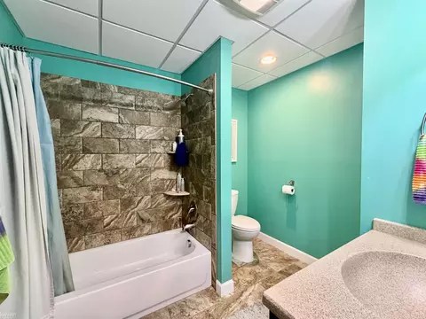 Bath - 2206 Kildare, Davison, MI 48423 photo 6 of 6