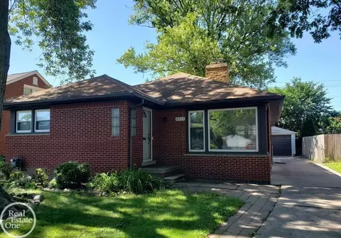 2313 Stanhope, Grosse Pointe Woods, MI 48236