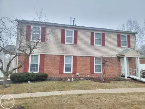 24151 Meadowbridge #81, Clinton Township, MI 48035