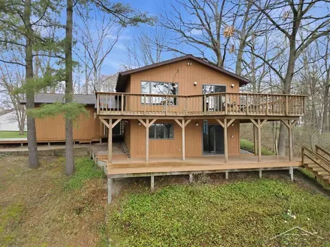5092 N Lake Sanford, Sanford, MI 48657