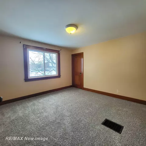 Bedroom - 11700 Busch, Birch Run, MI 48415 photo 2 of 4