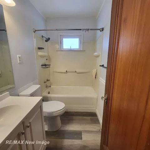 Bath - 11700 Busch, Birch Run, MI 48415 photo 1 of 1