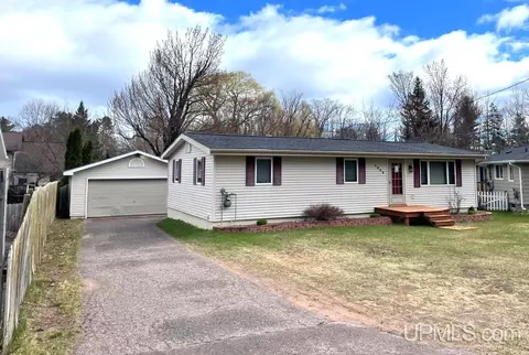 1930 Summit, Marquette, MI 49855