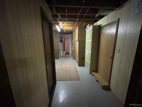 Entry Way - 255 S Rose, Ishpeming, MI 49849 photo 2 of 2