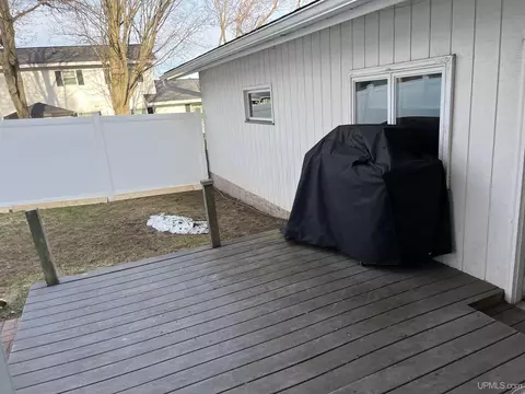 Exterior - 255 S Rose, Ishpeming, MI 49849 photo 4 of 13