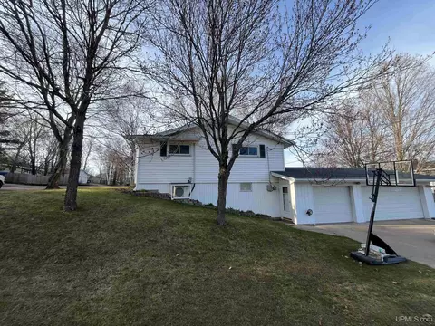 Exterior - 255 S Rose, Ishpeming, MI 49849 photo 3 of 13