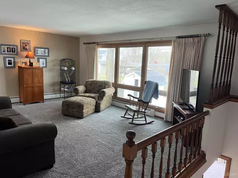 Living - 255 S Rose, Ishpeming, MI 49849 photo 2 of 5
