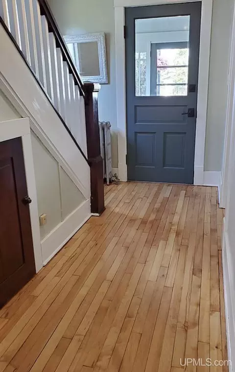 Entry Way - 1313 N Third, Ishpeming, MI 49849 photo 3 of 6