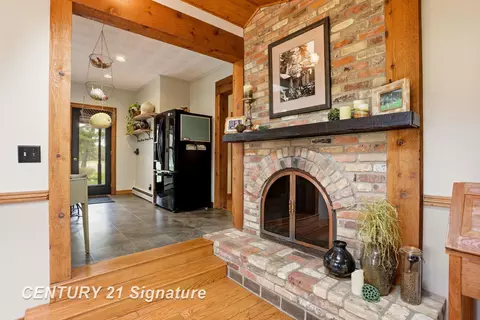 Entry Way - 4815 N Hemlock, Hemlock, MI 48626 photo 2 of 10