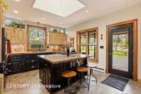 Kitchen - 4815 N Hemlock, Hemlock, MI 48626 photo 1 of 4