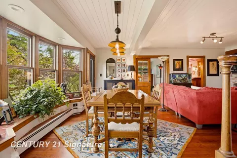 Dining - 4815 N Hemlock, Hemlock, MI 48626 photo 2 of 5