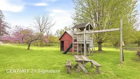 Exterior - 4815 N Hemlock, Hemlock, MI 48626 photo 10 of 13
