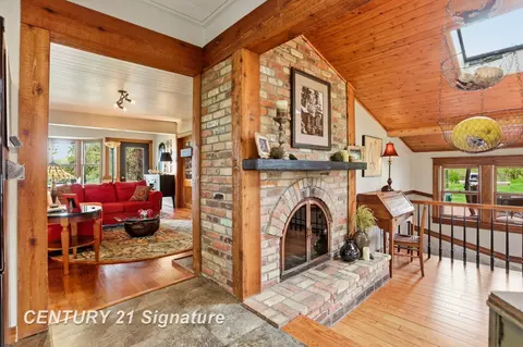 Entry Way - 4815 N Hemlock, Hemlock, MI 48626 photo 4 of 10