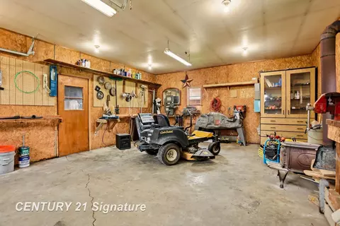 Exterior - 4815 N Hemlock, Hemlock, MI 48626 photo 8 of 13