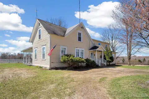 226 Carlshend, Skandia, MI 49885