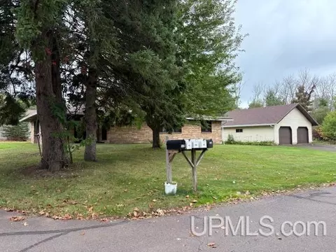 505 W Southland, Ironwood, MI 49938