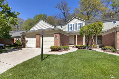 7920 Rivergate, Westland, MI 48185