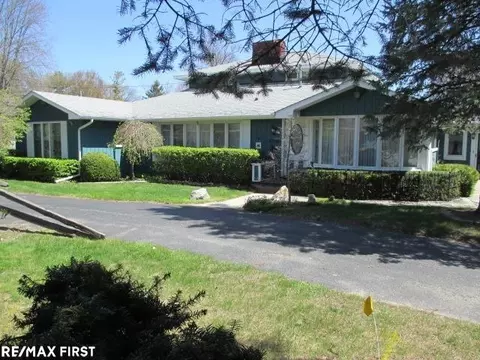 6004 Lakeshore, Burtchville, MI 48059
