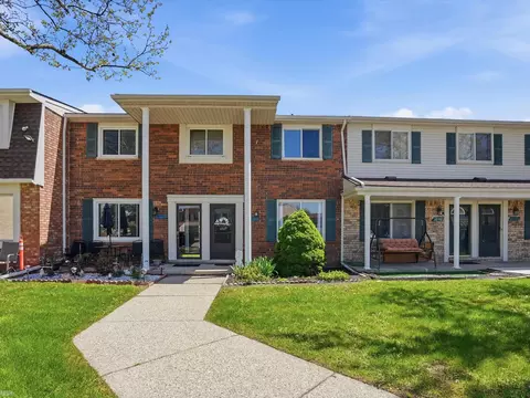 38150 Jamestown #84, Sterling Heights, MI 48312