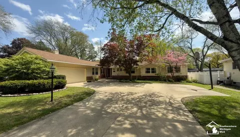 1566 Riverview, Monroe, MI 48162