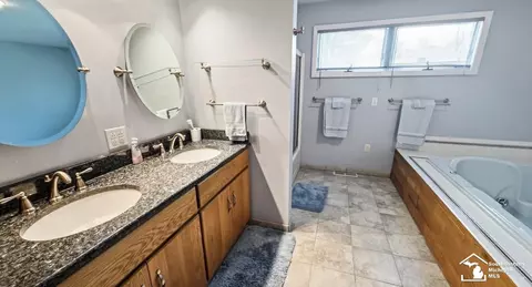 Bath - 1566 Riverview, Monroe, MI 48162 photo 1 of 6