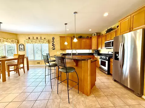 Kitchen - 54959 Danielle, New Baltimore, MI 48047 photo 1 of 10