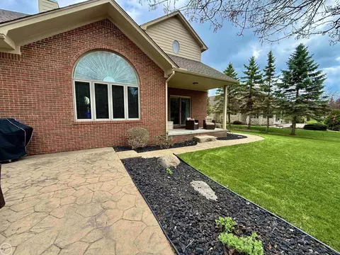 Exterior - 54959 Danielle, New Baltimore, MI 48047 photo 13 of 18