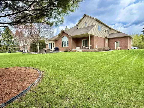 Exterior - 54959 Danielle, New Baltimore, MI 48047 photo 4 of 18