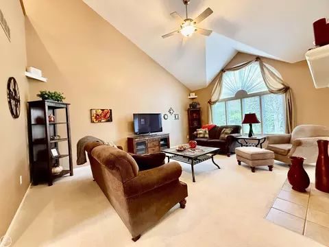 Living - 54959 Danielle, New Baltimore, MI 48047 photo 3 of 7