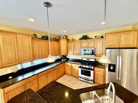 Kitchen - 54959 Danielle, New Baltimore, MI 48047 photo 4 of 10