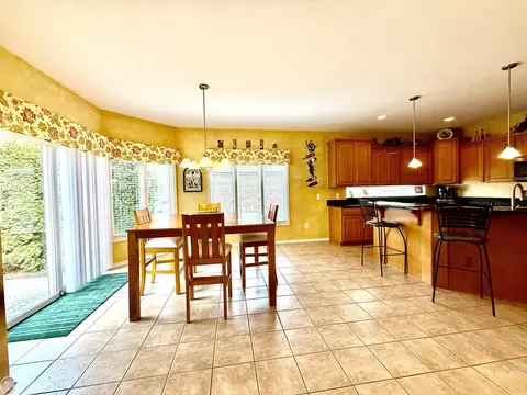 Kitchen - 54959 Danielle, New Baltimore, MI 48047 photo 8 of 10