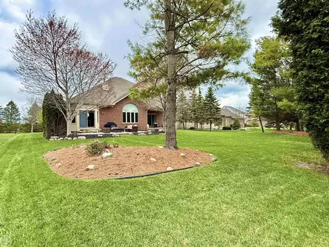 Exterior - 54959 Danielle, New Baltimore, MI 48047 photo 5 of 18