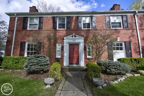203 Ridge, Grosse Pointe Farms, MI 48236