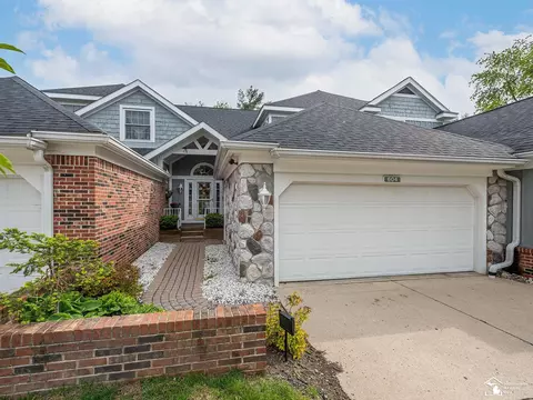 604 Meadowlands, Monroe, MI 48161