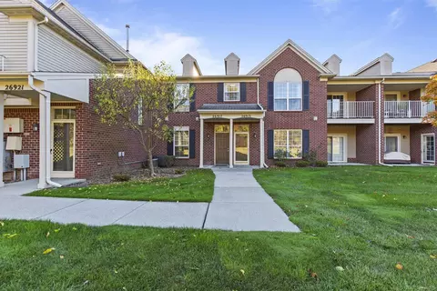 26917 Carrington, Harrison Township, MI 48045