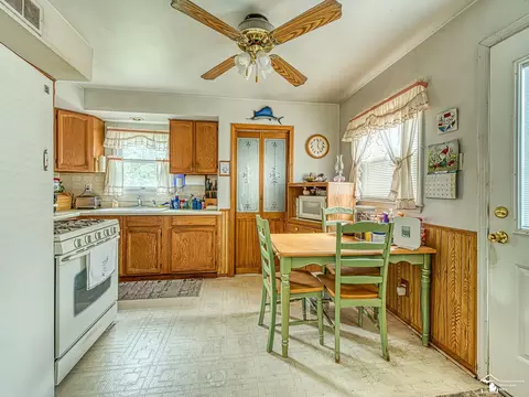 Kitchen - 18800 Wall, Melvindale, MI 48122 photo 1 of 2