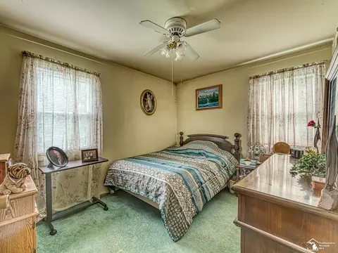 Bedroom - 18800 Wall, Melvindale, MI 48122 photo 3 of 4