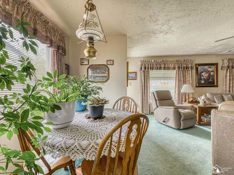 Dining - 18800 Wall, Melvindale, MI 48122 photo 2 of 2