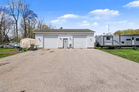 Exterior - 119 Chippewa, Kawkawlin, MI 48631 photo 2 of 5