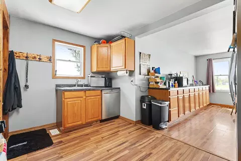 Entry Way - 119 Chippewa, Kawkawlin, MI 48631 photo 1 of 1